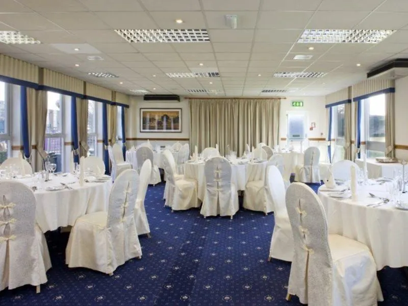 Holiday Inn Leeds Garforth By Ihg 4*,